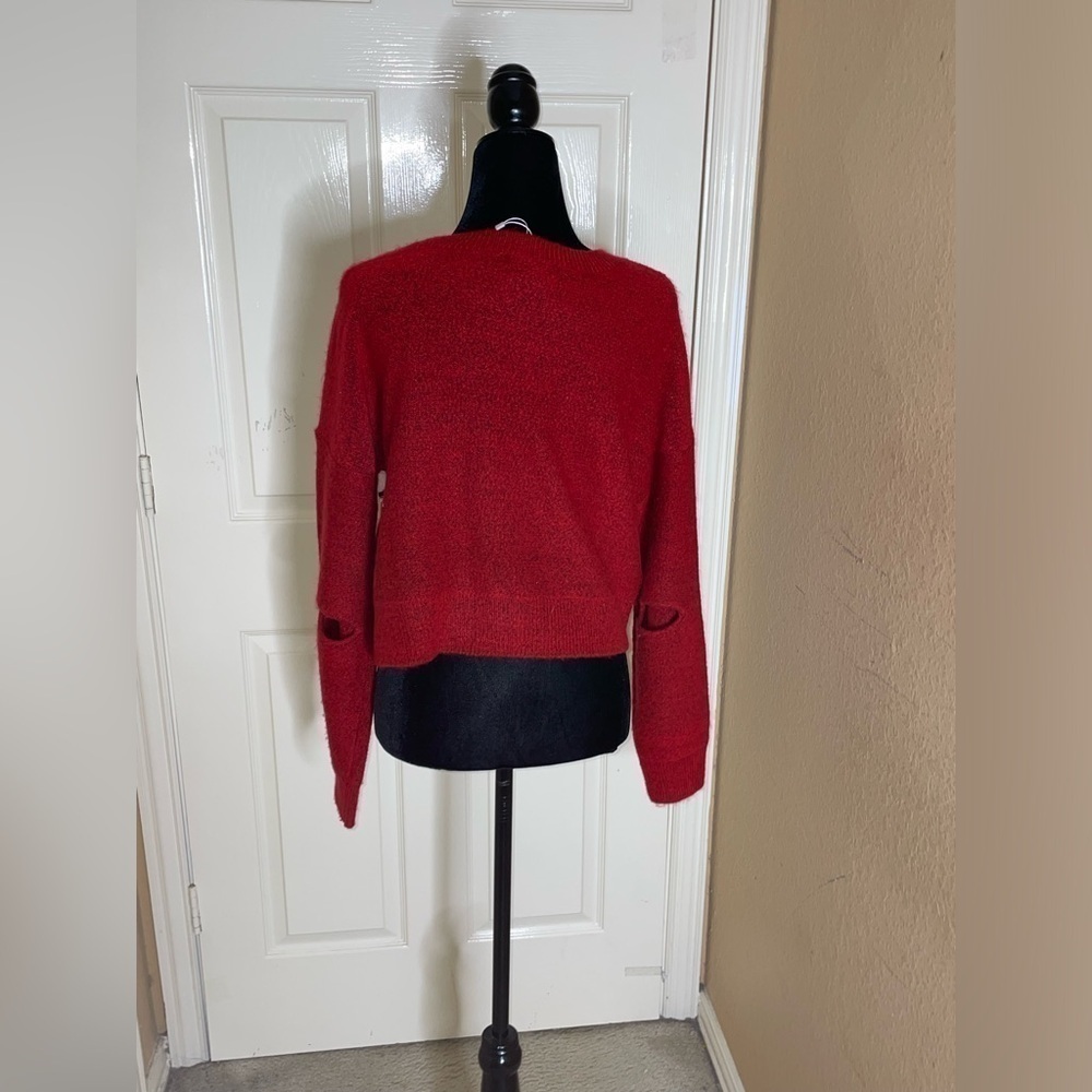 Marled x Olivia Culpo GRL PWR Destroyed Sweater in Red. - Size L​​​​​​​​​​​​ - Picture 2 of 12
